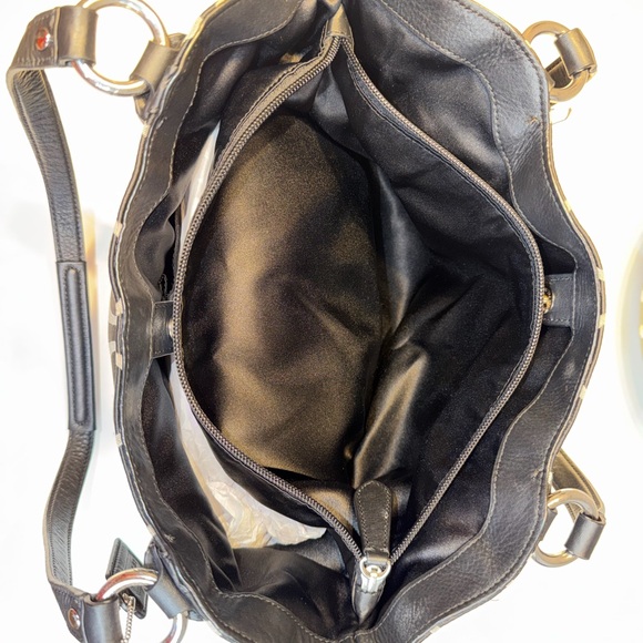 Coach Black and Cream Shoulder Bag - Picture 10 of 12